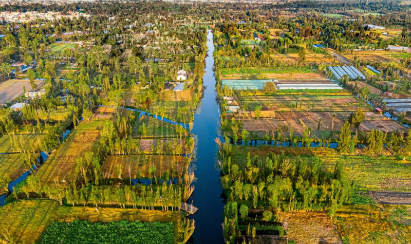 Dramatic images show where water and humanity meet