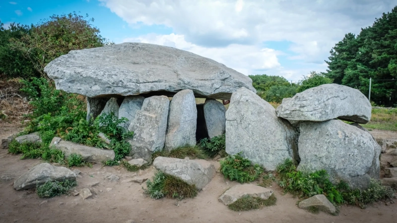 Ancient DNA reveals a lost population near Paris replaced by strangers