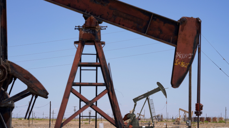 70-футовый гейзер сточных вод отражает всю проблему на нефтяном месте рождения Нью-Мексико